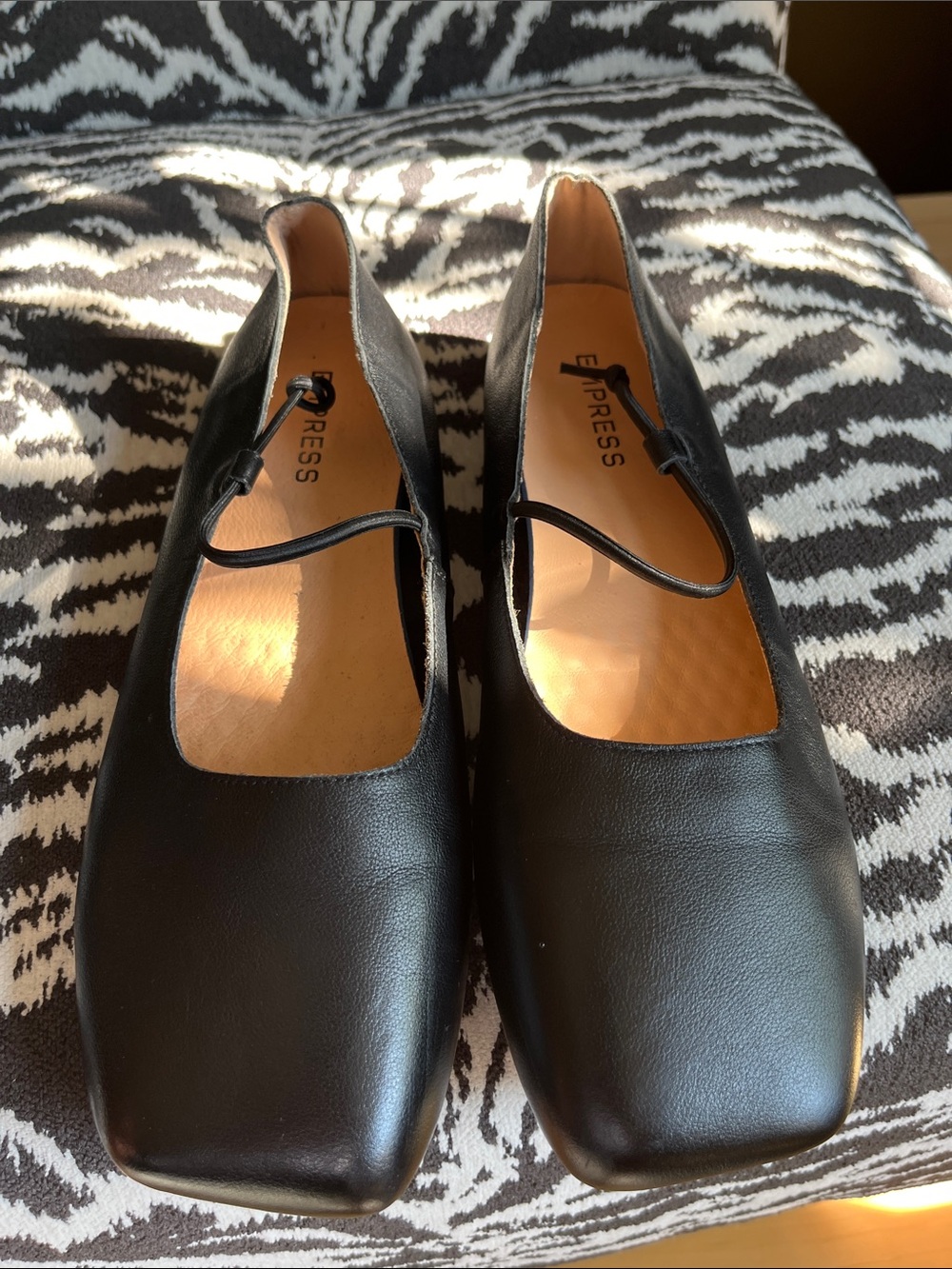EMPRESS -square toe flat. 11